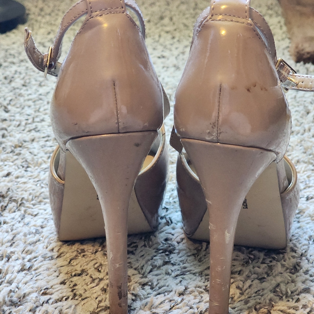 Shoes - Picture 2 of 3